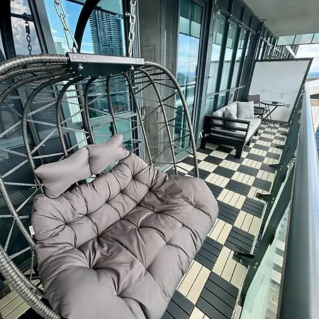 Stylish Suite At 300 Front Street W